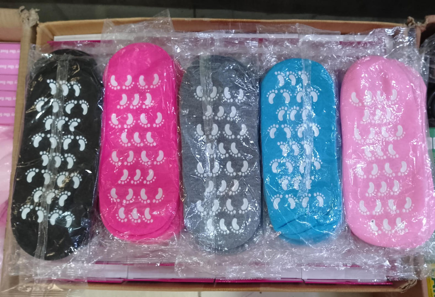 silicone-moisturizing-soft-gel-socks